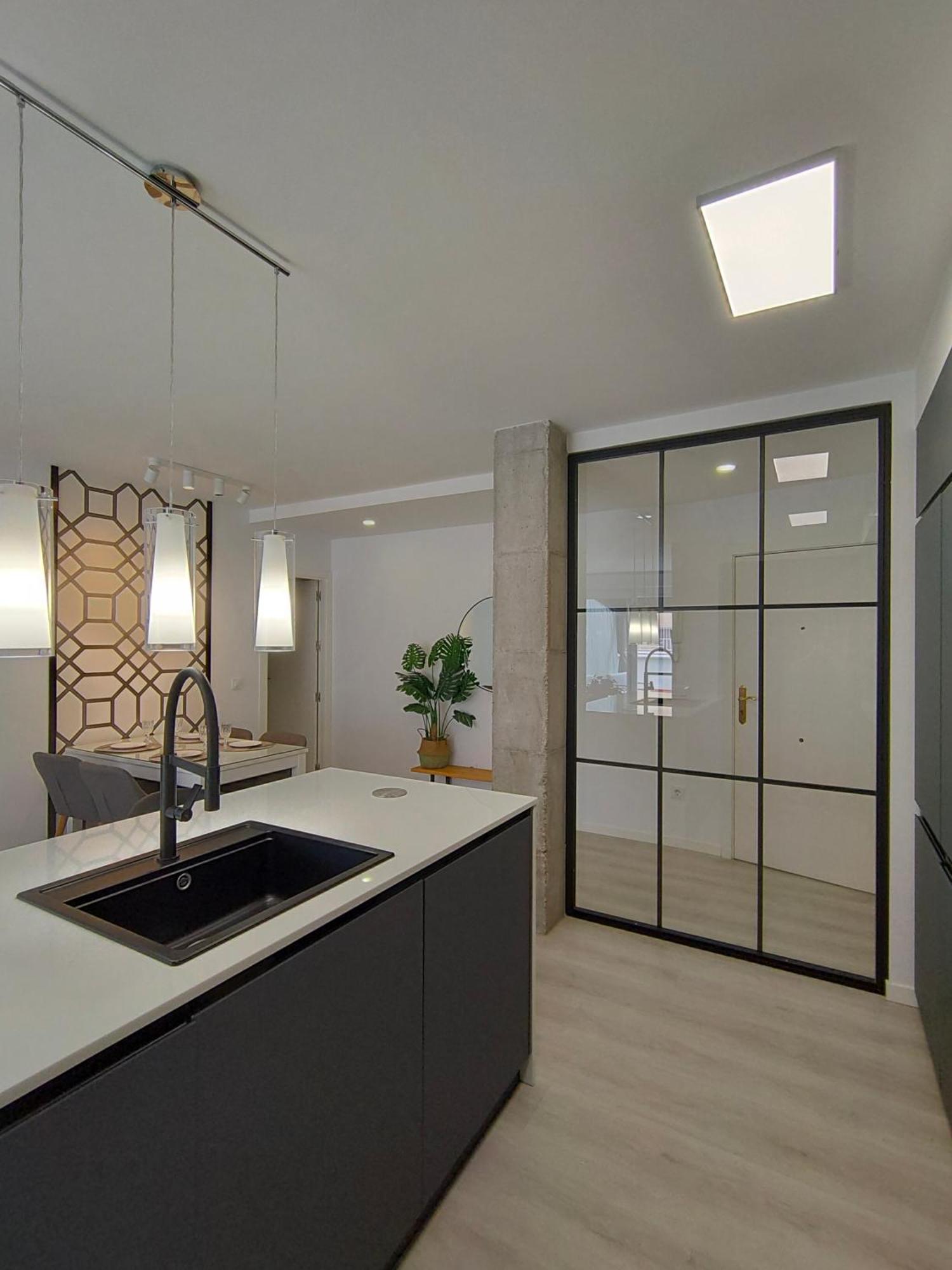 Casa Mallen, Con Amplia Terraza, En El Barrio De Nervion Севилья Экстерьер фото